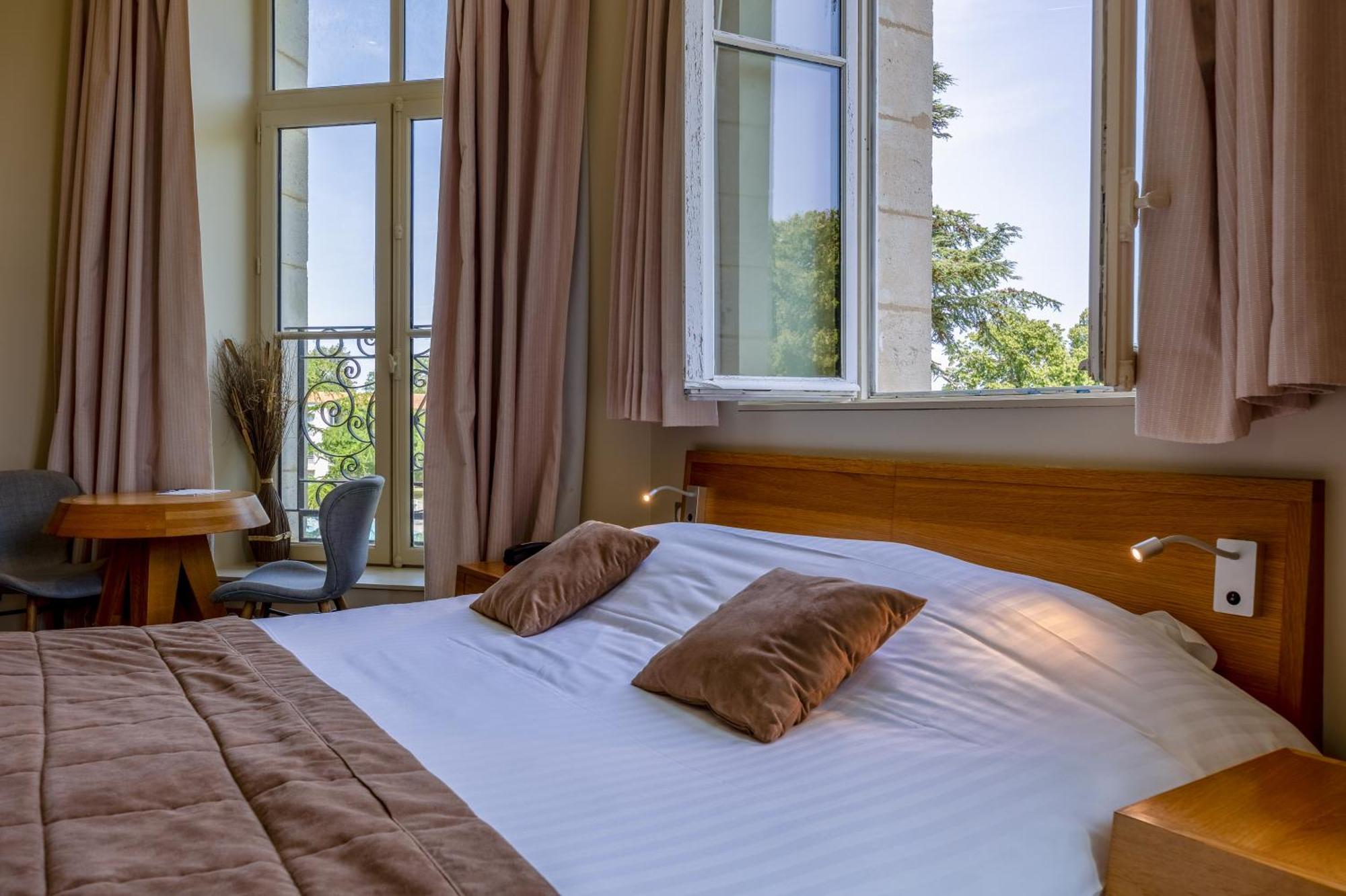 Hotel Et Spa Du Chateau 라고르 객실 사진
